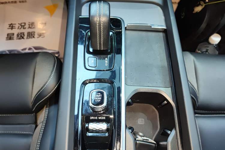 Used Volvo XC60 New Energy 2022 T8 Plug-in Hybrid All-Wheel Drive Zhiyuan Sport Edition Gear Lever