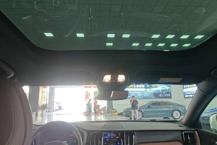 Used Volvo XC60 New Energy 2022 T8 Plug-in Hybrid All-Wheel Drive Smart Luxury Edition Headliner