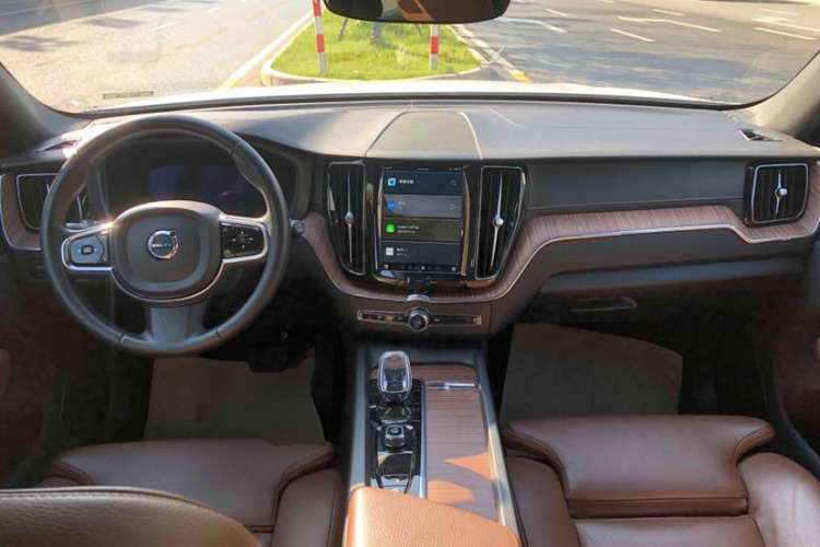 Used Volvo XC60 New Energy 2022 T8 Plug-in Hybrid All-Wheel Drive Smart Luxury Edition Interior 2