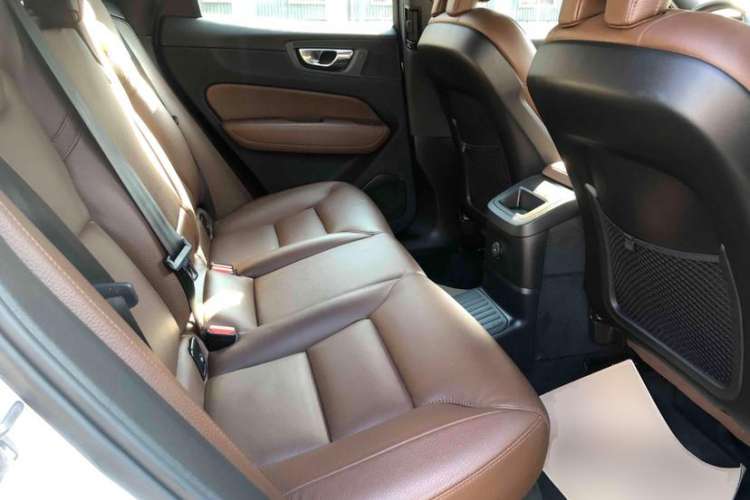 Used Volvo XC60 New Energy 2022 T8 Plug-in Hybrid All-Wheel Drive Smart Luxury Edition Interior 3