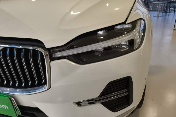 Used Volvo XC60 New Energy 2022 T8 Plug-in Hybrid Long-Range All-Wheel Drive Zhiyuan Luxury Edition Left Front Headlight