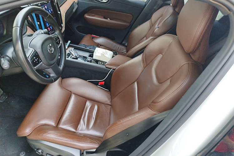 Used Volvo XC60 New Energy 2022 T8 Plug-in Hybrid All-Wheel Drive Smart Luxury Edition Left Front Seat