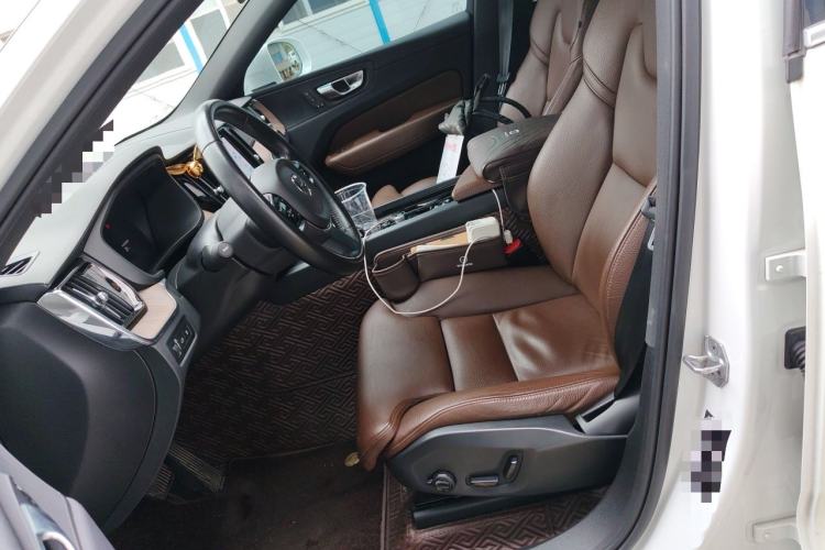 Used Volvo XC60 New Energy 2022 T8 Plug-in Hybrid All-Wheel Drive Smart Luxury Edition Left Front Seat
