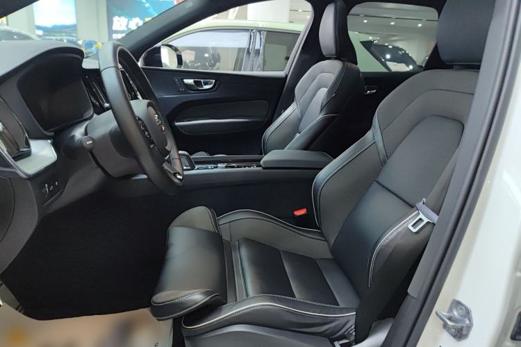 Used Volvo XC60 New Energy 2022 T8 Plug-in Hybrid All-Wheel Drive Zhiyuan Sport Edition Left Front Seat