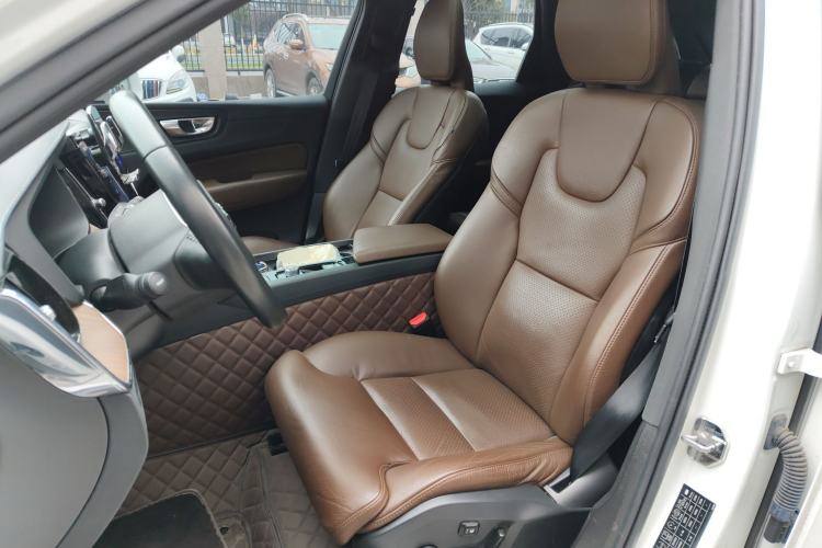 Used Volvo XC60 New Energy 2022 T8 Plug-in Hybrid Long-Range All-Wheel Drive Zhiyuan Luxury Edition Left Front Seat
