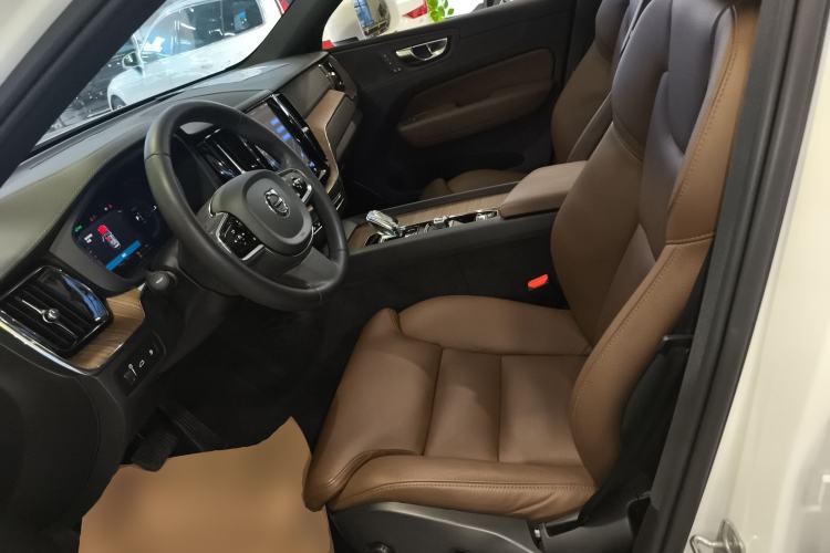 Used Volvo XC60 New Energy 2022 T8 Plug-in Hybrid Long-Range All-Wheel Drive Zhiyuan Luxury Edition Left Front Seat