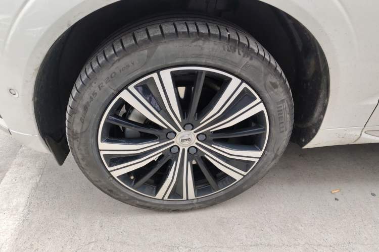 Used Volvo XC60 New Energy 2022 T8 Plug-in Hybrid Long-Range All-Wheel Drive Zhiyuan Luxury Edition Left Front Wheel Hub