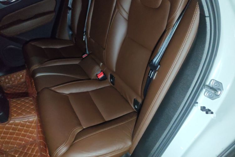 Used Volvo XC60 New Energy 2022 T8 Plug-in Hybrid Long-Range All-Wheel Drive Luxury Edition Left Rear Seat