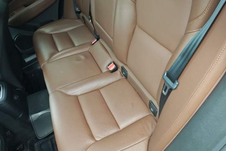 Used Volvo XC60 New Energy 2022 T8 Plug-in Hybrid Long-Range All-Wheel Drive Zhiyuan Luxury Edition Left Rear Seat