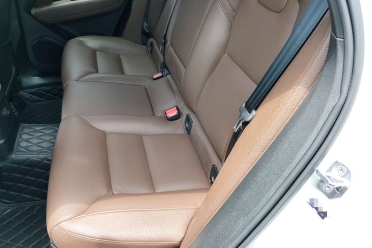 Used Volvo XC60 New Energy 2022 T8 Plug-in Hybrid All-Wheel Drive Smart Luxury Edition Left Rear Seat