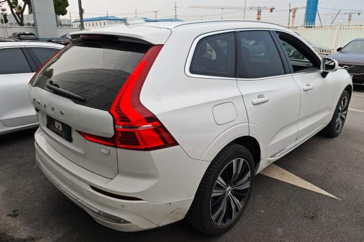 Used Volvo XC60 New Energy 2022 T8 Plug-in Hybrid Long-Range All-Wheel Drive Zhiyuan Luxury Edition Rear Right 45 Deg