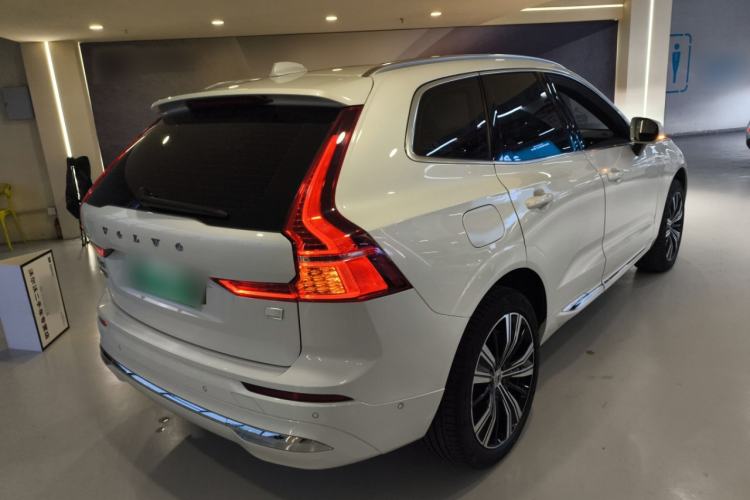 Used Volvo XC60 New Energy 2022 T8 Plug-in Hybrid Long-Range All-Wheel Drive Zhiyuan Luxury Edition Rear Right 45 Deg