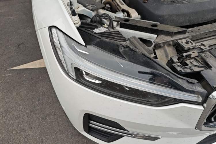 Used Volvo XC60 New Energy 2022 T8 Plug-in Hybrid Long-Range All-Wheel Drive Zhiyuan Luxury Edition Right Front Headlight