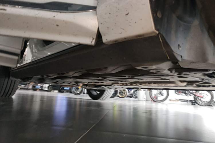 Used Volvo XC60 New Energy 2022 T8 Plug-in Hybrid All-Wheel Drive Smart Luxury Edition Right Side Sill