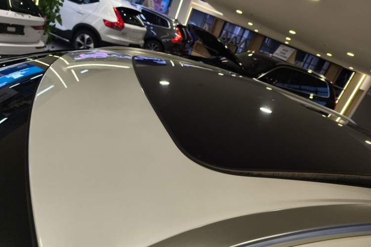 Used Volvo XC60 New Energy 2022 T8 Plug-in Hybrid Long-Range All-Wheel Drive Zhiyuan Luxury Edition Roof