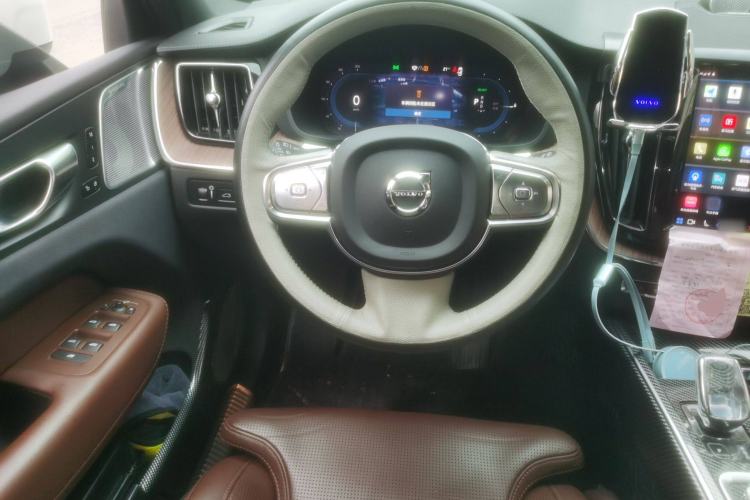 Used Volvo XC60 New Energy 2022 T8 Plug-in Hybrid Long-Range All-Wheel Drive Luxury Edition Steering Wheel