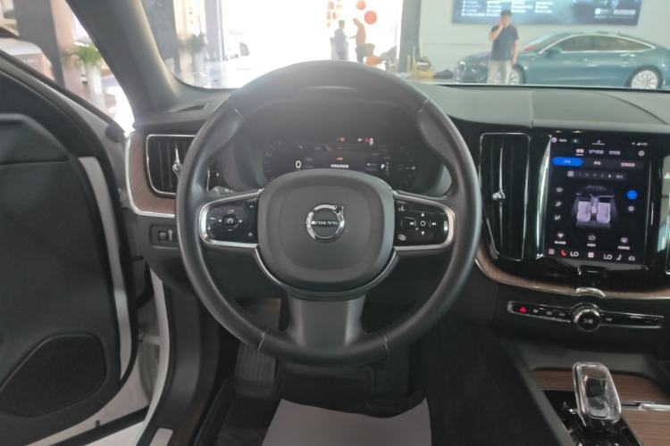 Used Volvo XC60 New Energy 2022 T8 Plug-in Hybrid All-Wheel Drive Smart Luxury Edition Steering Wheel