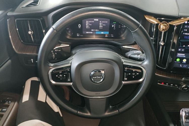 Used Volvo XC60 New Energy 2022 T8 Plug-in Hybrid All-Wheel Drive Smart Luxury Edition Steering Wheel