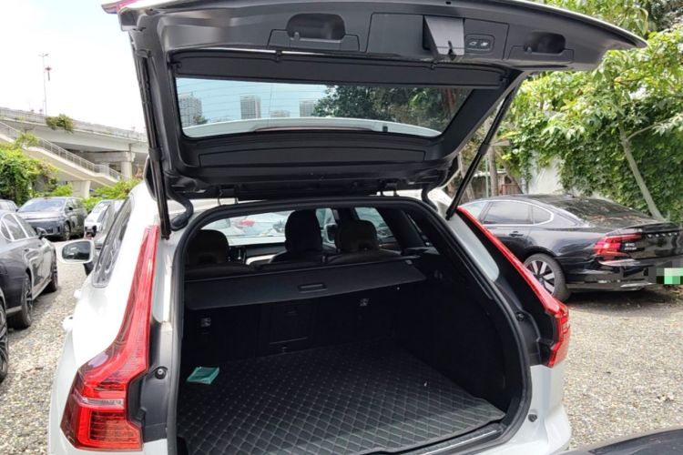 Used Volvo XC60 New Energy 2022 T8 Plug-in Hybrid All-Wheel Drive Smart Luxury Edition Trunk