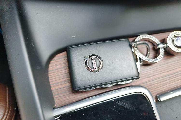 Used Volvo XC60 New Energy 2022 T8 Plug-in Hybrid All-Wheel Drive Smart Luxury Edition Vehicle Key