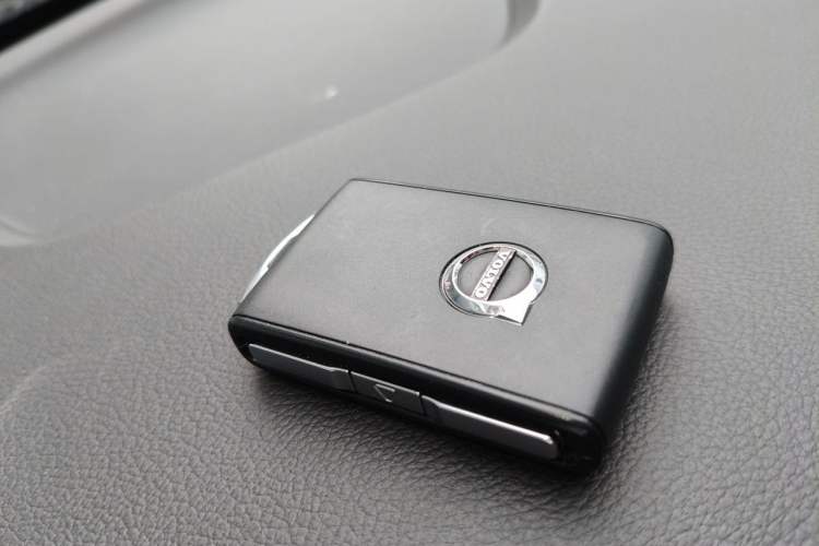 Used Volvo XC60 New Energy 2022 T8 Plug-in Hybrid All-Wheel Drive Smart Luxury Edition Vehicle Key