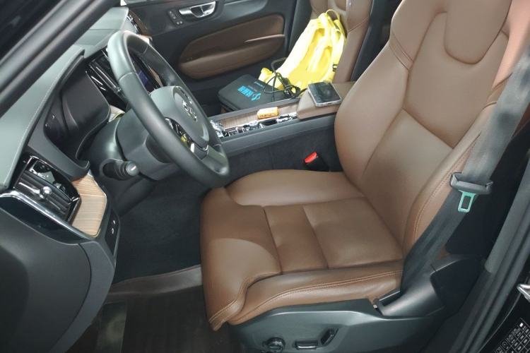 Used Volvo XC60 New Energy 2023 T8 Plug-in Hybrid Long-Range All-Wheel Drive Smart Luxury Edition Left Front Seat