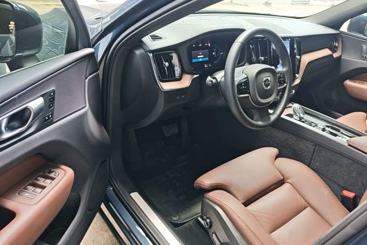 Used Volvo XC60 New Energy 2023 T8 Plug-in Hybrid Long-Range All-Wheel Drive Smart Luxury Edition Driver Seat