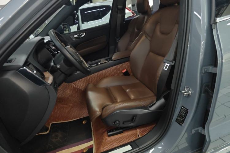 Used Volvo XC60 New Energy 2023 T8 Plug-in Hybrid Long-Range All-Wheel Drive Smart Luxury Edition Left Front Seat