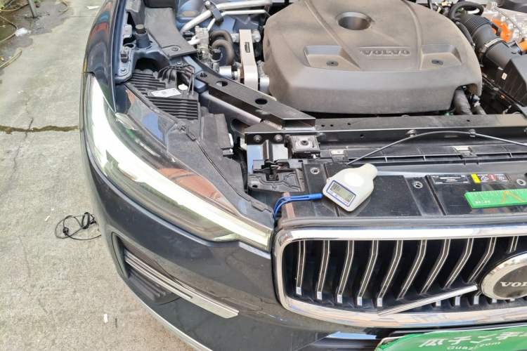 Used Volvo XC60 New Energy 2023 T8 Plug-in Hybrid Long-Range All-Wheel Drive Smart Luxury Edition Right Front Headlight