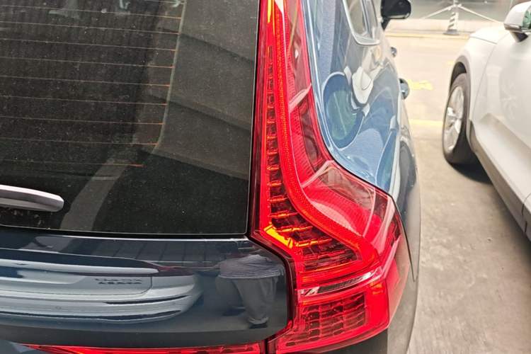 Used Volvo XC60 New Energy 2023 T8 Plug-in Hybrid Long-Range All-Wheel Drive Smart Luxury Edition Right Rear Taillight