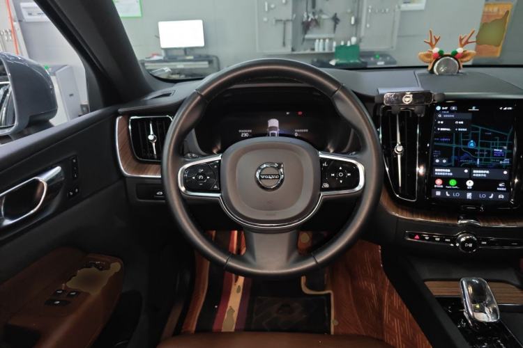 Used Volvo XC60 New Energy 2023 T8 Plug-in Hybrid Long-Range All-Wheel Drive Smart Luxury Edition Steering Wheel