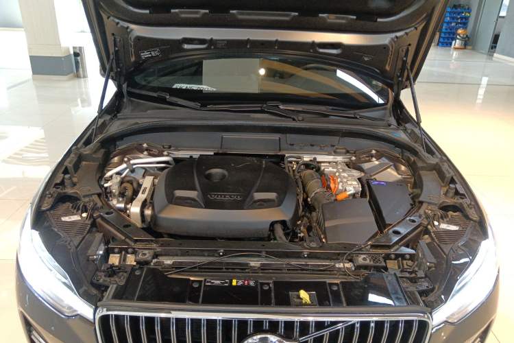 Used Volvo XC60 New Energy 2023 T8 Plug-in Hybrid Long-Range All-Wheel Drive Smart Luxury Edition Engine Bay