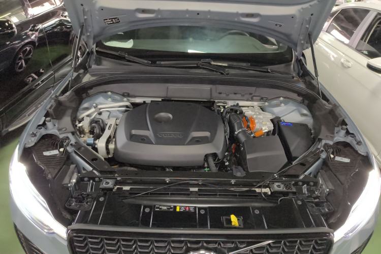 Used Volvo XC60 New Energy 2023 T8 Plug-in Hybrid Long-Range All-Wheel Drive Smart & Sporty Version Engine Bay