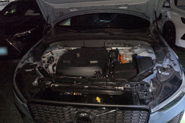 Used Volvo XC60 New Energy 2023 T8 Plug-in Hybrid Long-Range All-Wheel Drive Smart & Sporty Version Engine Bay