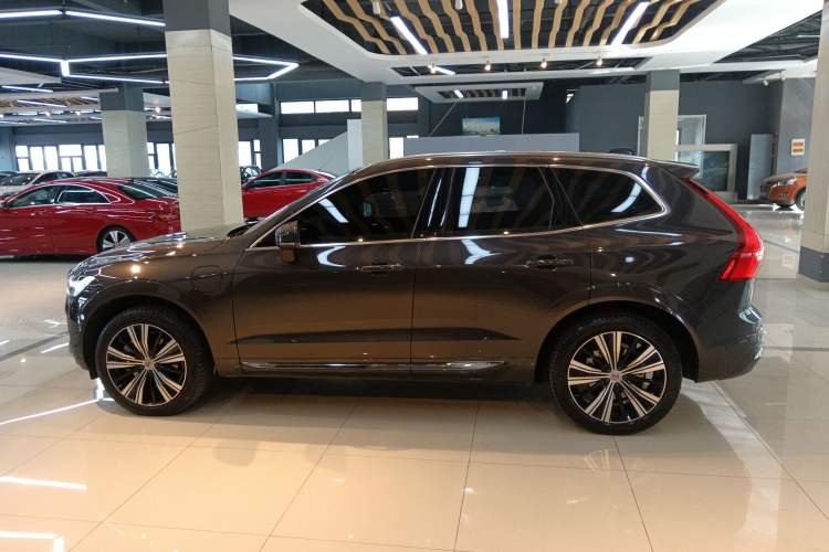 Used Volvo XC60 New Energy 2023 T8 Plug-in Hybrid Long-Range All-Wheel Drive Smart Luxury Edition Exterior 3