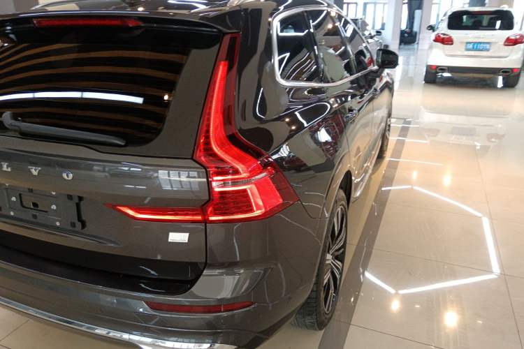 Used Volvo XC60 New Energy 2023 T8 Plug-in Hybrid Long-Range All-Wheel Drive Smart Luxury Edition Exterior 6