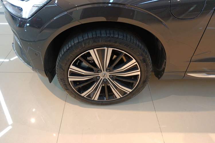 Used Volvo XC60 New Energy 2023 T8 Plug-in Hybrid Long-Range All-Wheel Drive Smart Luxury Edition Exterior 7