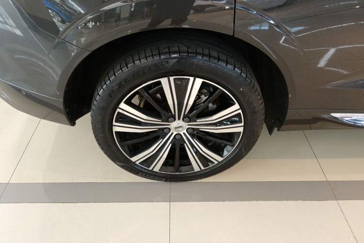 Used Volvo XC60 New Energy 2023 T8 Plug-in Hybrid Long-Range All-Wheel Drive Smart Luxury Edition Exterior 8
