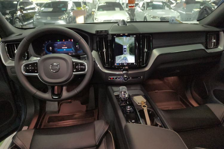 Used Volvo XC60 New Energy 2023 T8 Plug-in Hybrid Long-Range All-Wheel Drive Smart & Sporty Version Interior 2