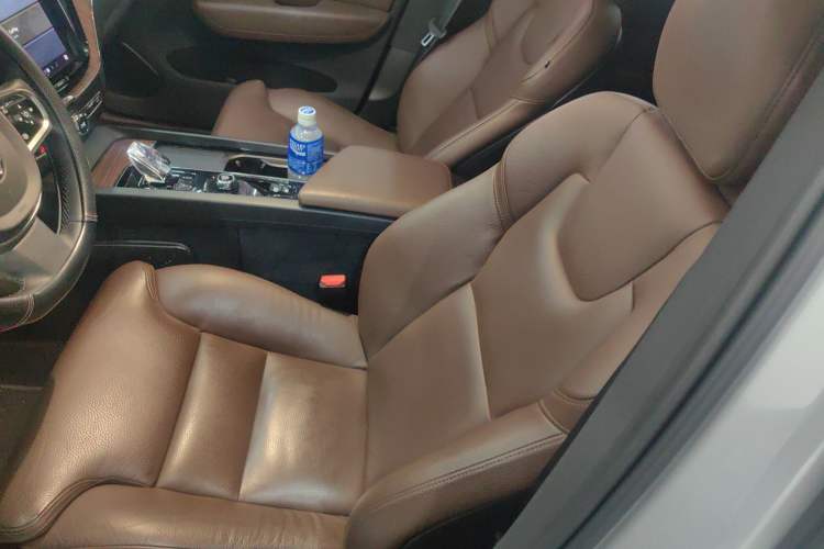 Used Volvo XC60 New Energy 2023 T8 Plug-in Hybrid Long-Range All-Wheel Drive Smart Luxury Edition Left Front Seat
