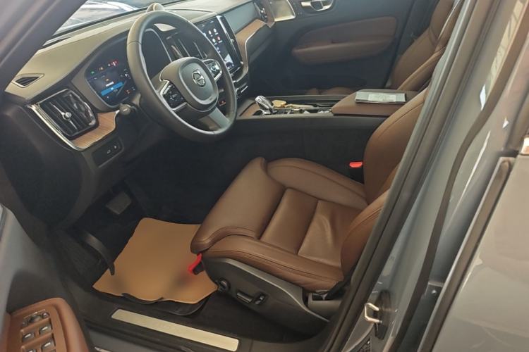 Used Volvo XC60 New Energy 2023 T8 Plug-in Hybrid Long-Range All-Wheel Drive Smart Luxury Edition Left Front Seat