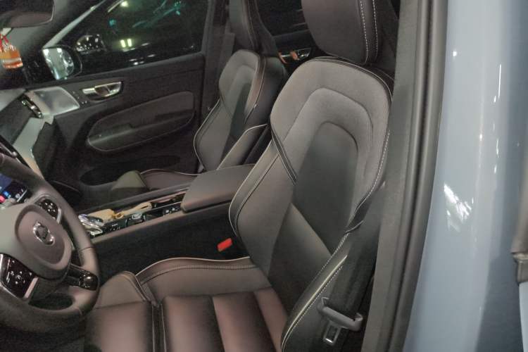 Used Volvo XC60 New Energy 2023 T8 Plug-in Hybrid Long-Range All-Wheel Drive Smart & Sporty Version Left Front Seat
