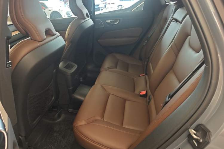 Used Volvo XC60 New Energy 2023 T8 Plug-in Hybrid Long-Range All-Wheel Drive Smart Luxury Edition Left Rear Seat