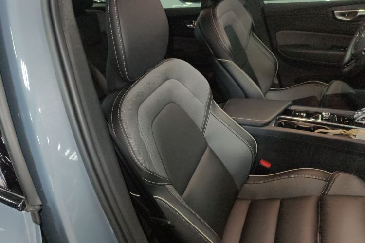 Used Volvo XC60 New Energy 2023 T8 Plug-in Hybrid Long-Range All-Wheel Drive Smart & Sporty Version Right Front Seat