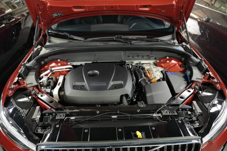 Used Volvo XC60 New Energy 2023 T8 Plug-in Hybrid Long-Range All-Wheel Drive Smart Luxury Edition Engine Bay
