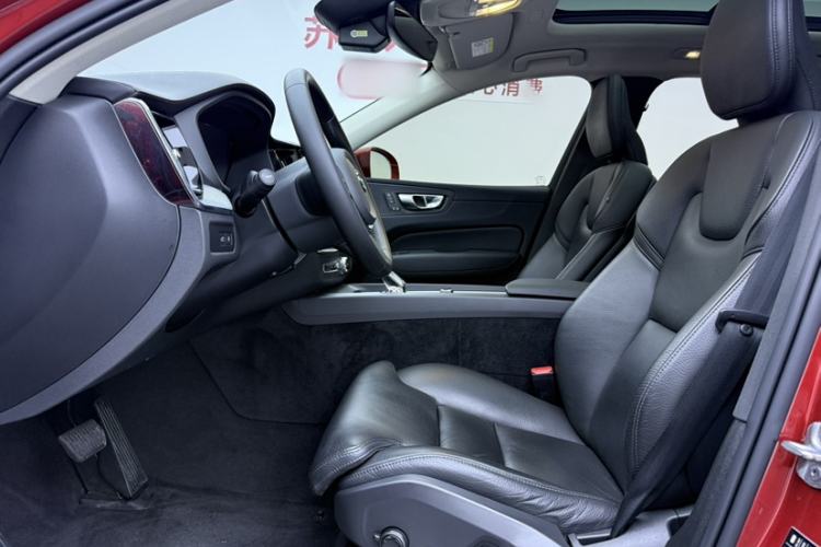 Used Volvo XC60 New Energy 2023 T8 Plug-in Hybrid Long-Range All-Wheel Drive Smart Luxury Edition Interior 6