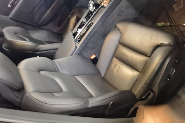 Used Volvo XC60 New Energy 2023 T8 Plug-in Hybrid Long-Range All-Wheel Drive Smart Luxury Edition Right Front Seat