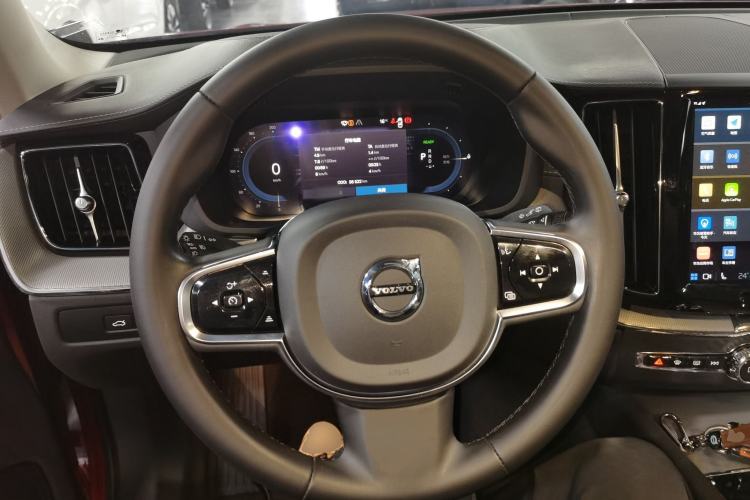Used Volvo XC60 New Energy 2023 T8 Plug-in Hybrid Long-Range All-Wheel Drive Smart Luxury Edition Steering Wheel