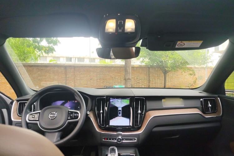 Used Volvo XC60 New Energy 2023 T8 Plug-in Hybrid Long-Range All-Wheel Drive Smart & Luxurious Enjoyment Edition Center Console