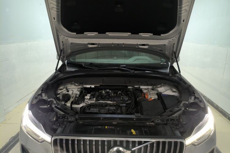 Used Volvo XC60 New Energy 2023 T8 Plug-in Hybrid Long-Range All-Wheel Drive Smart Luxury Edition Engine Bay